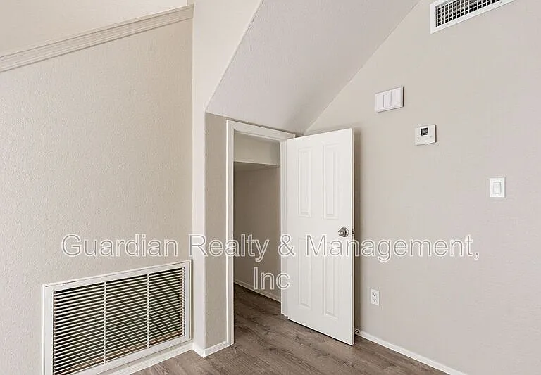 4389 S Potter Dr — Photo 12