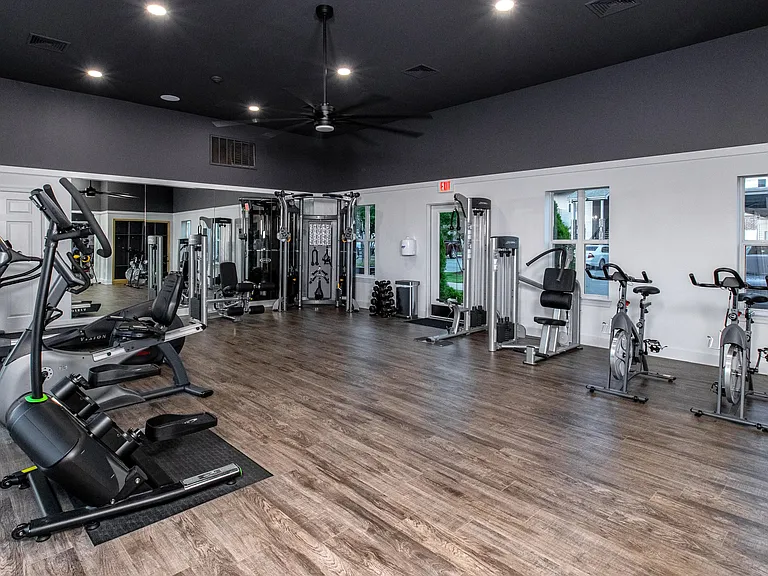 The fitness center also offers spinning bikes for your workouts. Find inspiration in the commitment to a healthier lifestyle.