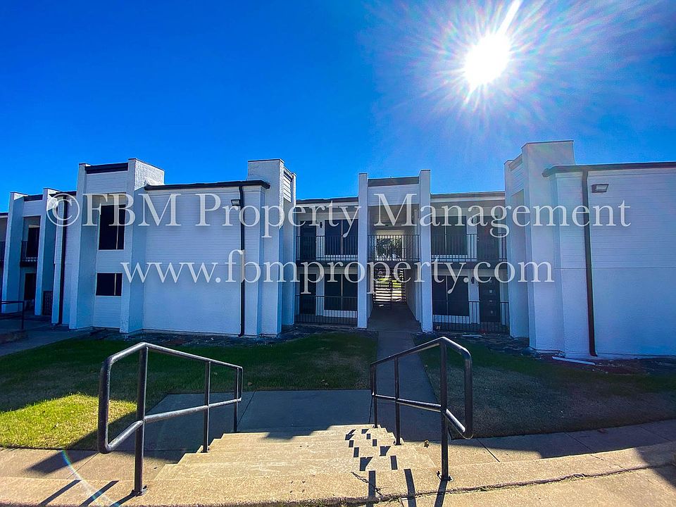 1st image of 2401 Yorkstown Dr APT 113