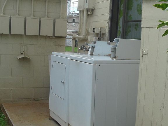 4th image of 626 Hausten St APT F