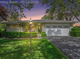 5364 Fern Ave, Grand Blanc, MI 48439