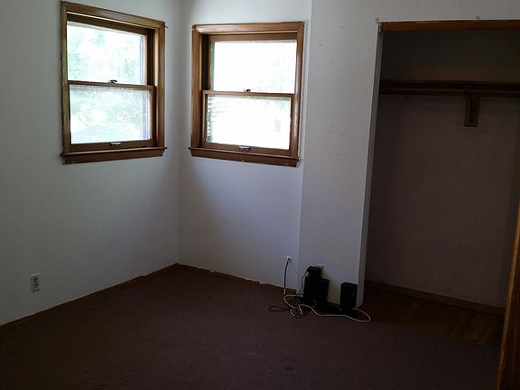 3rd image of 3324 N Bartlett Ave