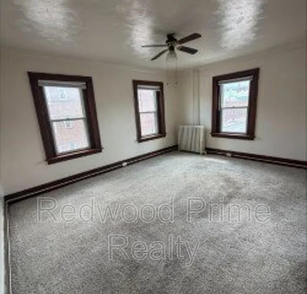 117-119 S Lloyd St #3 — Photo 6