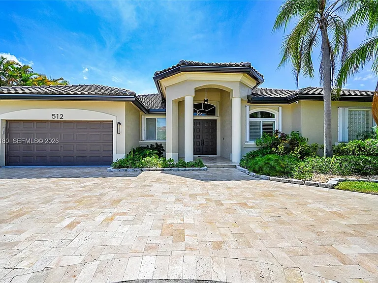 512 NW 120th Dr — Photo 2