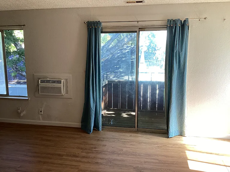 4604 Neil Rd — Photo 3