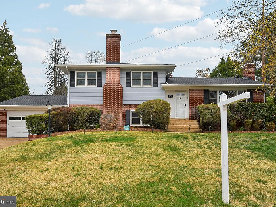 1st image of 505 Devonshire Dr NE