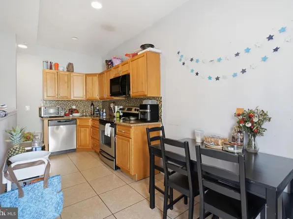 1725 W Berks St, Philadelphia, PA 19121
