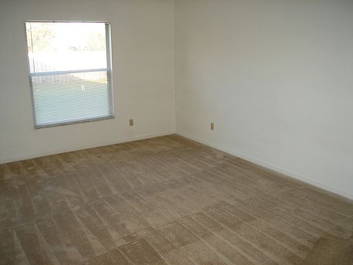 3rd image of 2002 SW Ember St
