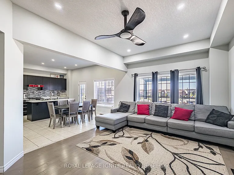 18 Monkton Cir — Photo 12