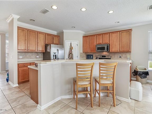 5th image of 13359 Smithwick Ln