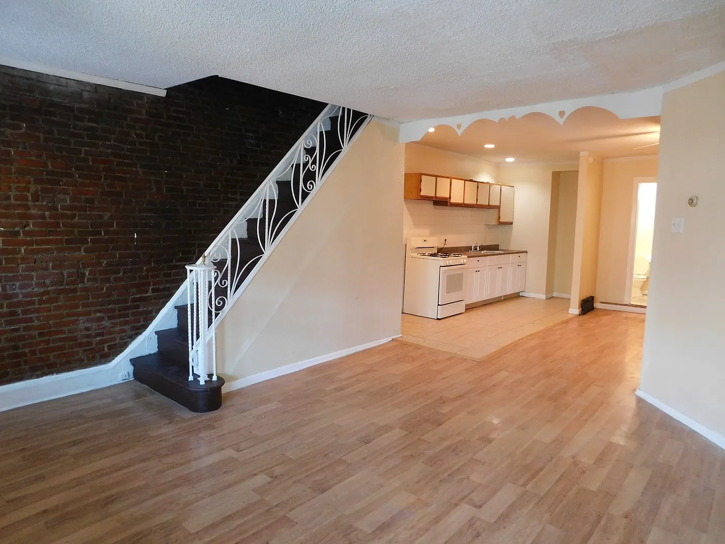Beautiful, spacious home for rent — Photo 4