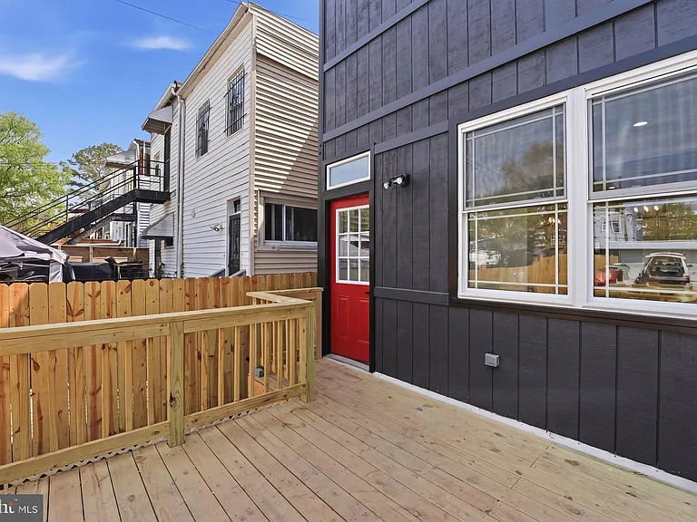 129 Hamilton St NW — Photo 19