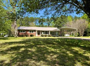 3216 Hamburg Rd, Michie, TN 38357