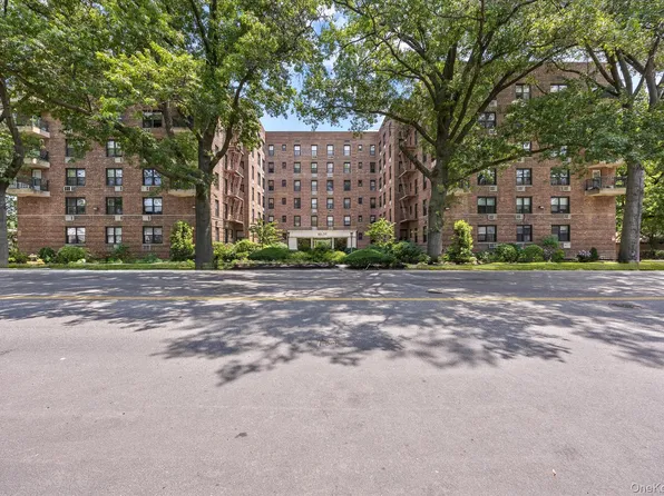 80-35 Springfield Blvd #1M, Queens Village, NY 11427