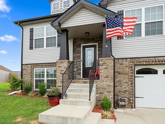 4th image of 804 Banister Dr