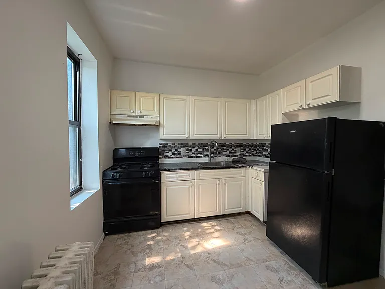 33 Storms Ave #33E — Photo 2