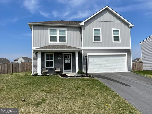 240 Eurasian Dr, Bunker Hill, WV 25413