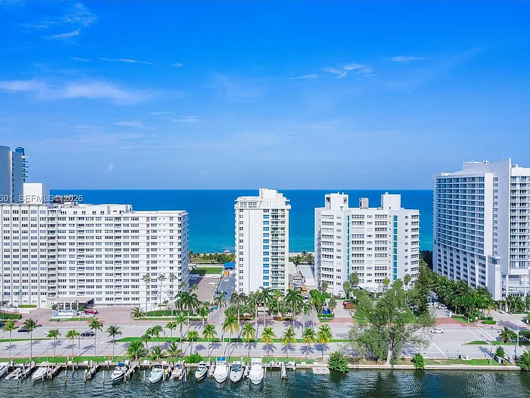 5001 Collins Ave #9H — Photo 15
