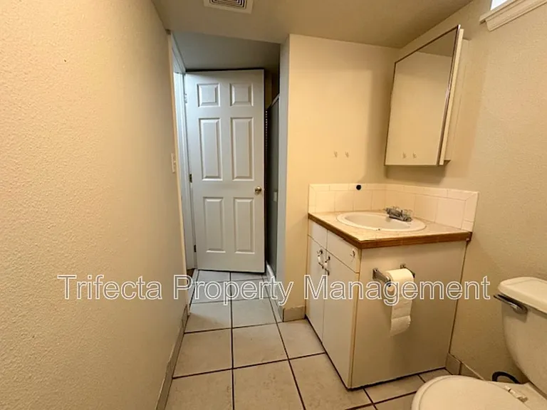 622 Miller Dr — Photo 16