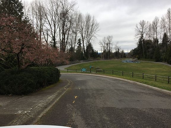 4th image of 13217 SE 51st Pl