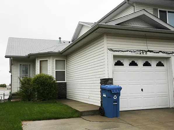 108 Arbour Grove Close NW, Calgary, AB T3G 4J1