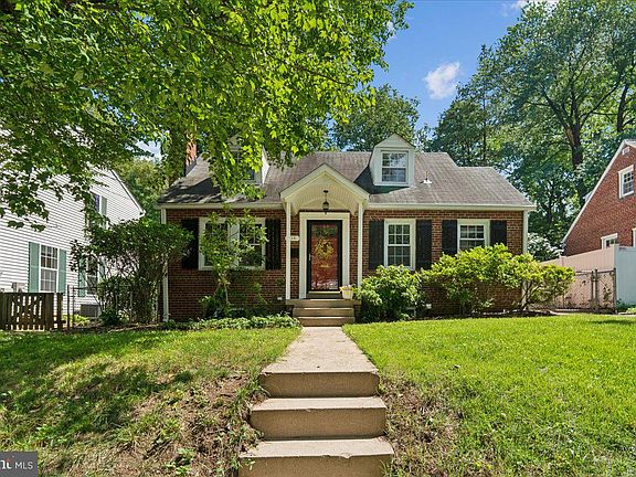 2nd image of 115 Eastmoor Dr