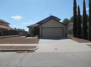 1471 Rudy Montoya Dr, El Paso, TX 79936