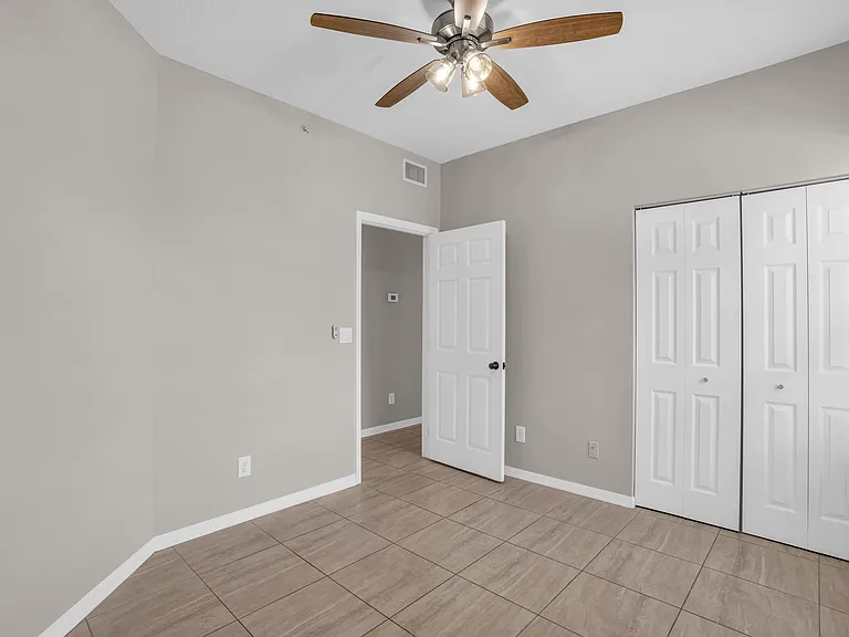 6560 Huntington Lakes Cir — Photo 14