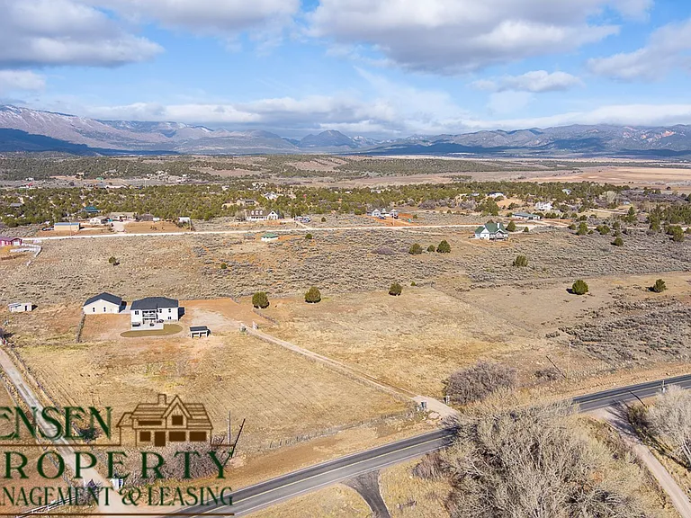 1784 S Old Highway 91 — Photo 21