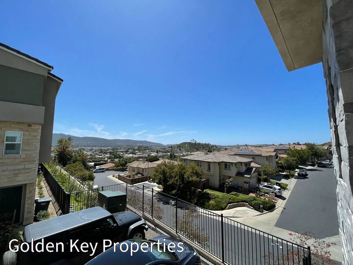Immaculate Corner Townhome with Mountain and City Views, plus SOLAR! — Photo 2