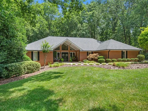 11740 Mountain Laurel Dr, Roswell, GA 30075