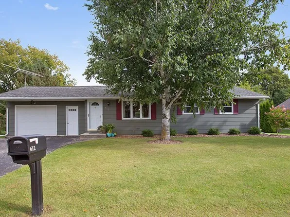 612 W Spruce Dr, Sturgeon Bay, WI 54235