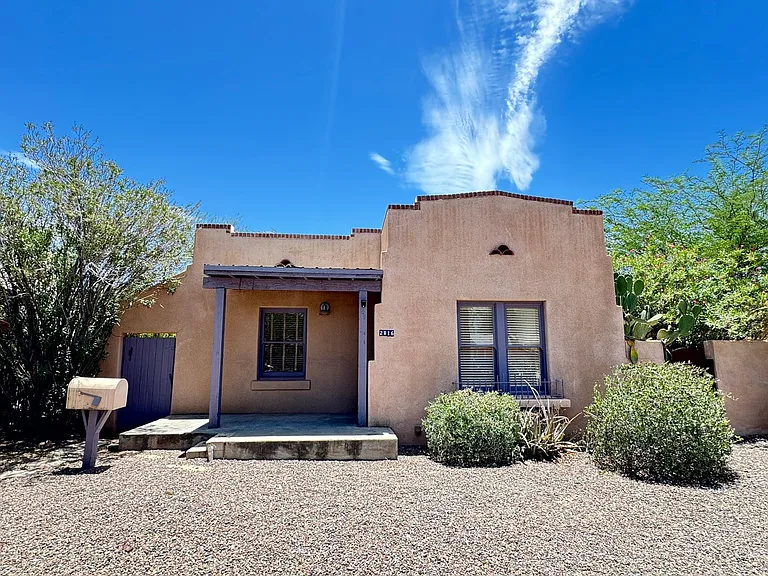 2816 E Hawthorne St — Photo 1