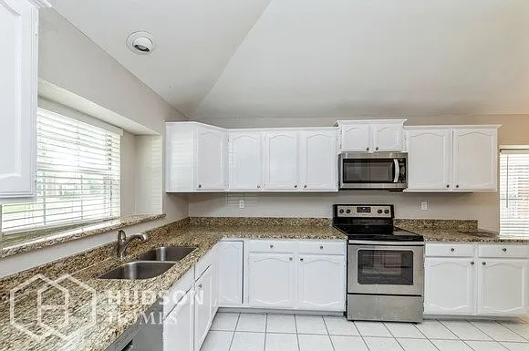4136 Clary Dr — Photo 8