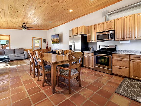 3rd image of 503 N Alpine Cir