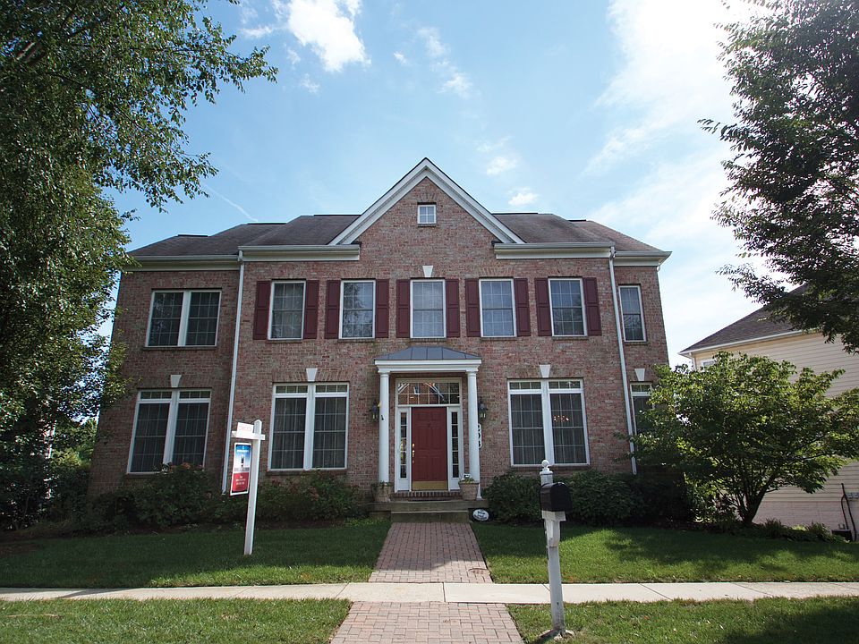 1st image of 208 Rose Petal Way