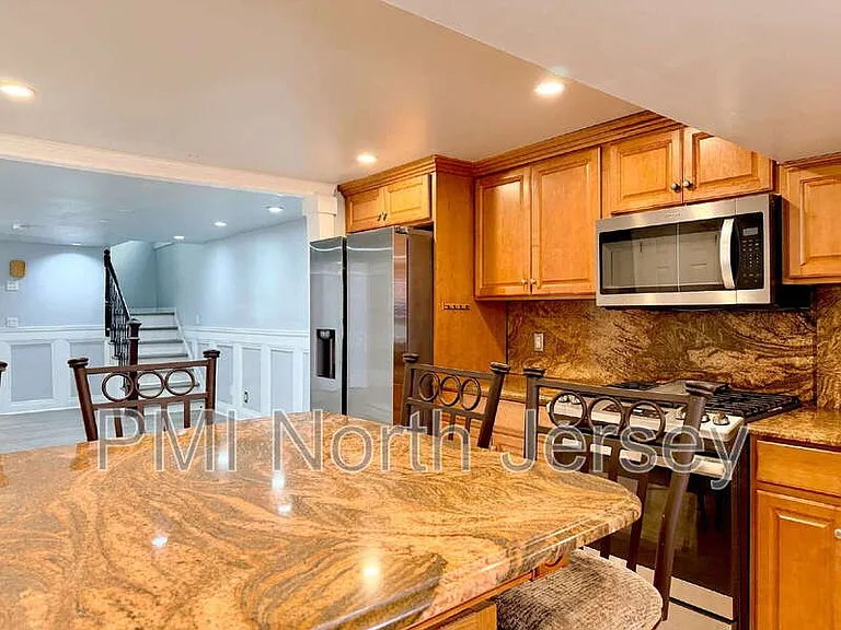227 Washington Ave — Photo 7