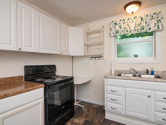 4th image of 70 Hondo Ln