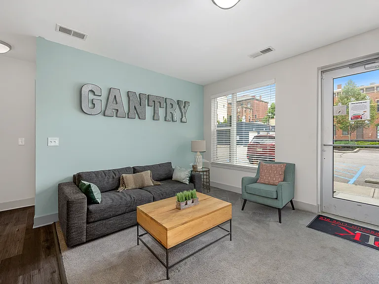Gantry — Photo 15