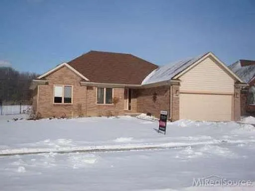 36645 N Pointe Dr photo 1