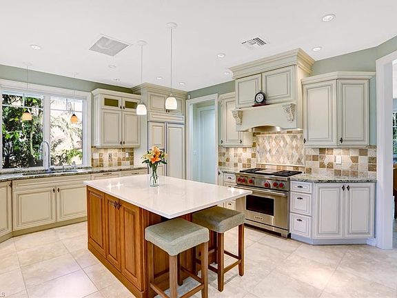 5th image of 213 Topanga Dr #1