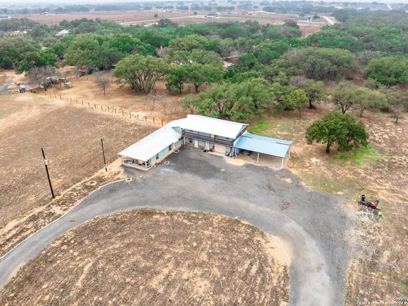 472 County Road 6723, Natalia, TX 78059