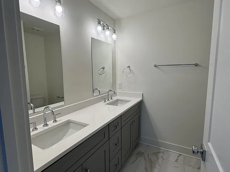 504 Edwin St #1-44 — Photo 16
