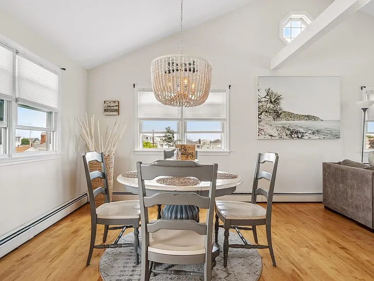 131 Franklin St — Photo 11