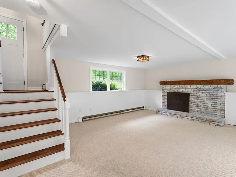 831 Nut Plains Rd — Photo 24