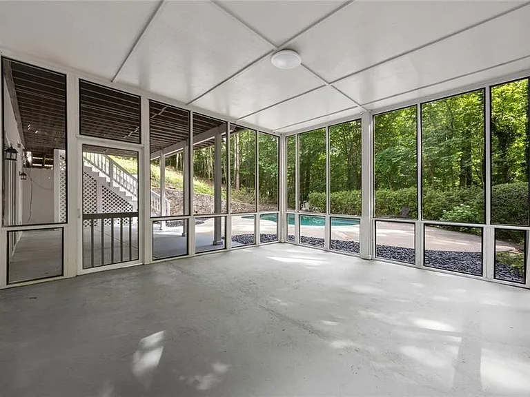 1260 Heards Ferry Rd — Photo 60