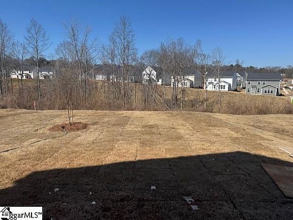 3rd image of 19 Gervais Cir