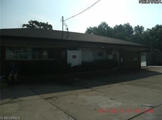 1446 Parkman Rd NW, Warren, OH 44485