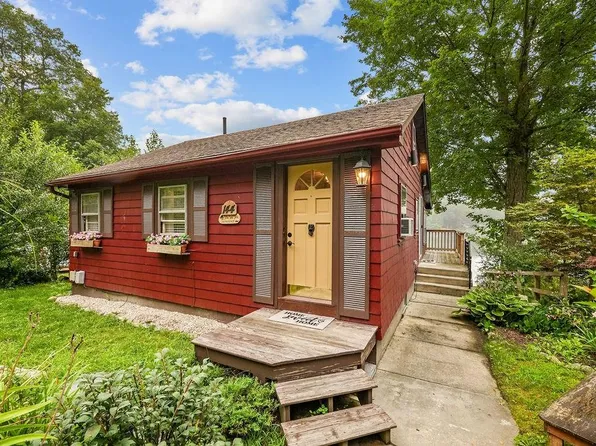 144 Lake Washington Dr, Glocester, RI 02814