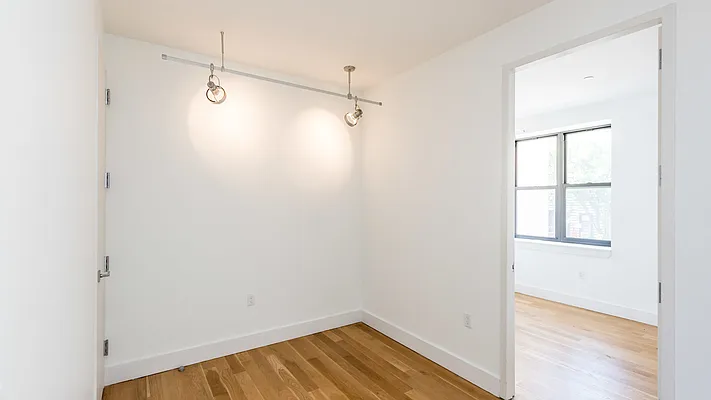 Rented by Nooklyn NYC LLC | media 90